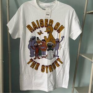 NWT Sesame Street Retro Graphic Tee Men’s Small